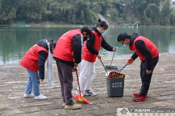 守护家乡"志愿服务活动现场