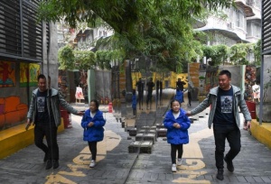 重庆：文创街区春节假期人气旺
