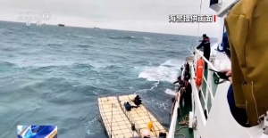海上阵风达9级  广西海警紧急救援被困渔民