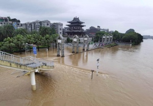 桂林多个景区封航停漂，积水点已有专人值守