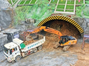 黄百铁路广西段隧道工程建设加速推进