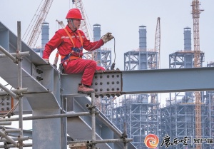 钦州临港工业奏响春天奋进曲 前2月工业投资同比增长106.1%