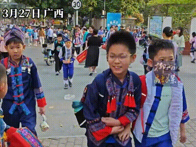 听说这两天广西的孩子是这样上学的……