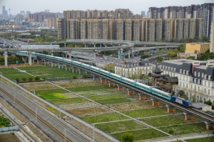 财经聚焦|银发旅游专列激发“春日经济”新活力
