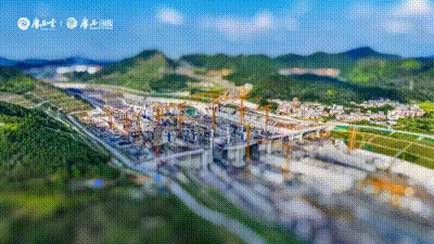 ^ ӿӢڣMƽ\ӽOF̎еBc֮ͨ