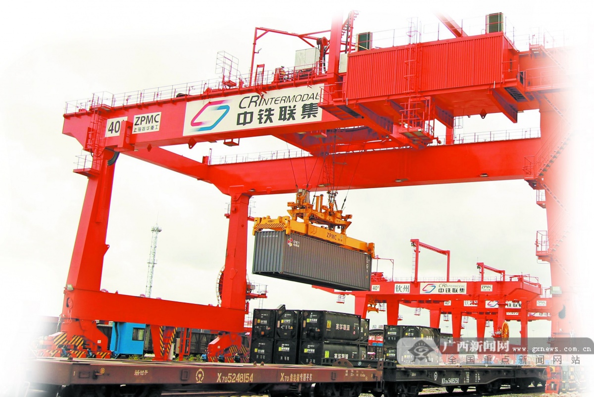 钦州铁路集装箱中心站:下车上船无缝衔接 (3)