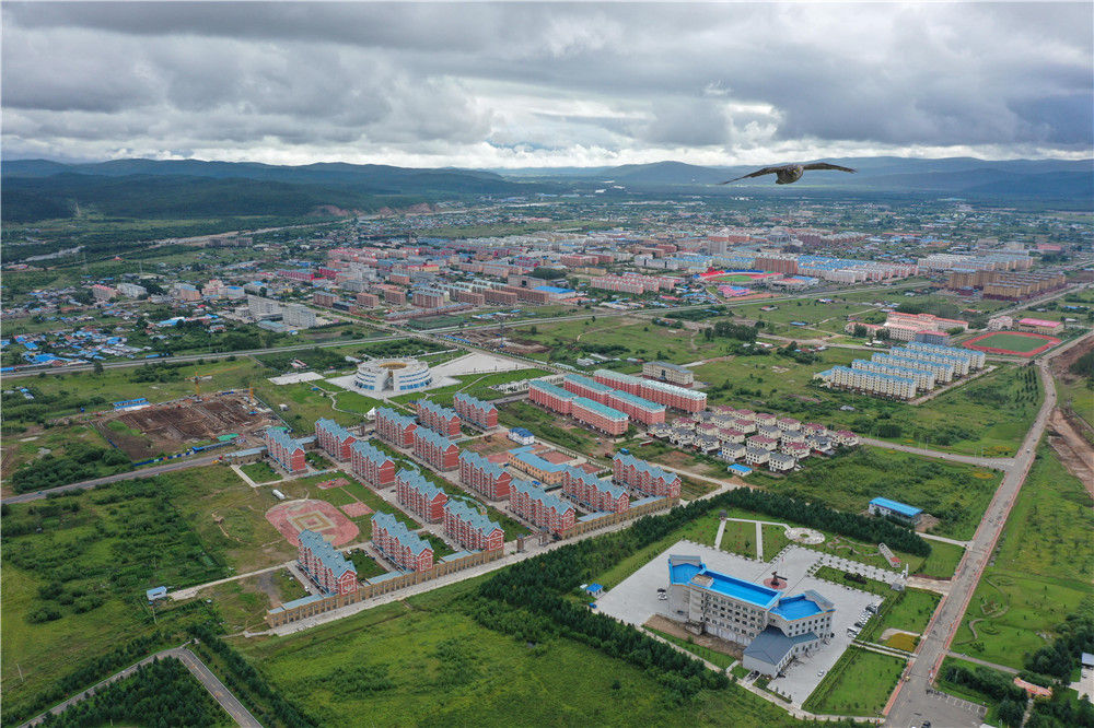 这是鄂伦春自治旗阿里河镇(无人机照片,8月5日摄).新华社记者 连振 摄