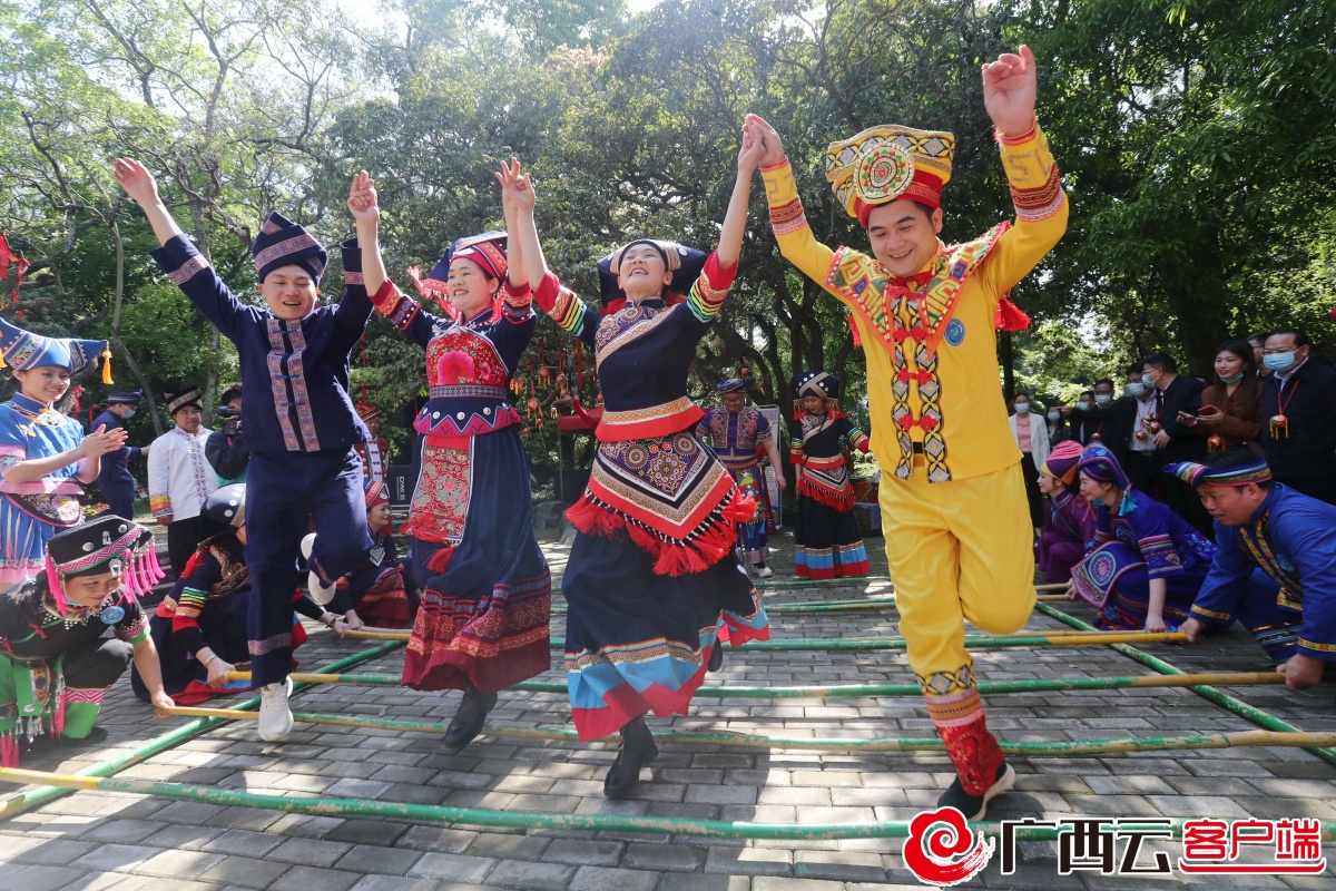 南宁市武鸣区举办壮族三月三民俗文化展示活动