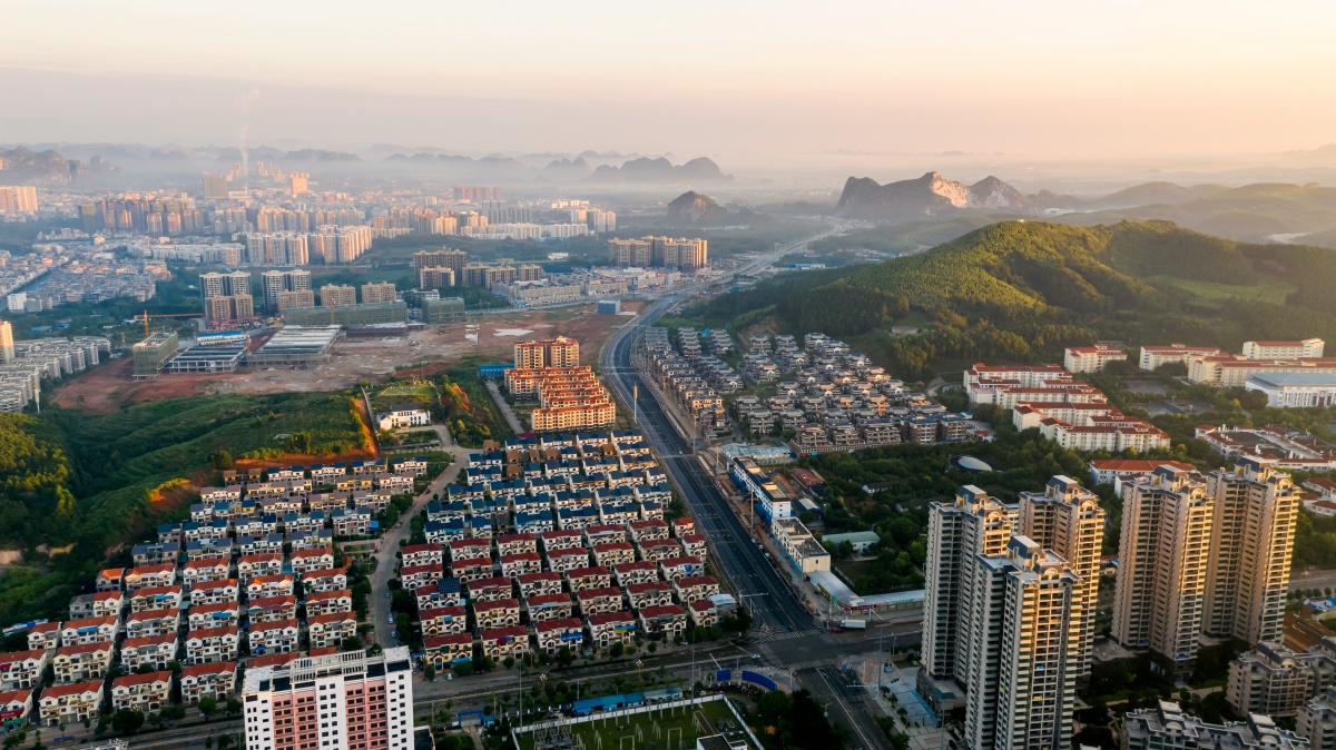 晨曦中的南宁空港扶绥经济区新貌