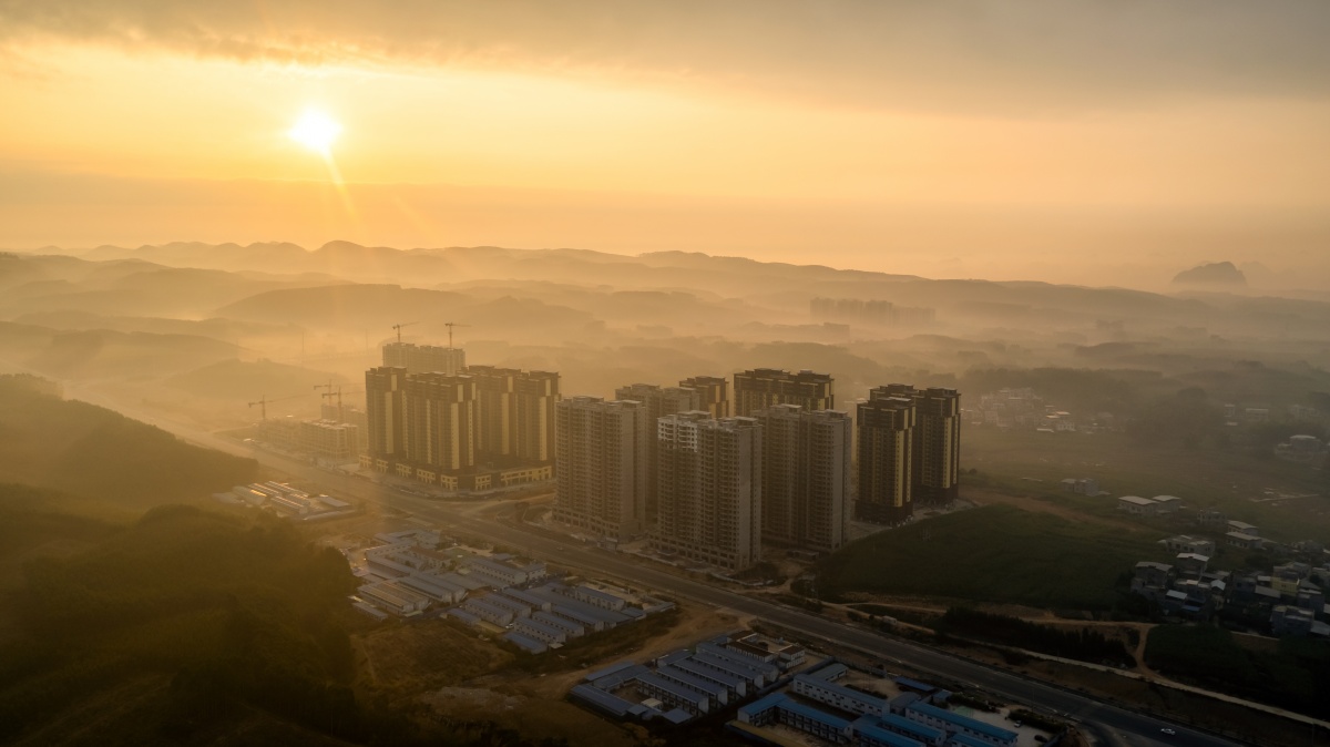 晨曦中的南宁空港扶绥经济区新貌
