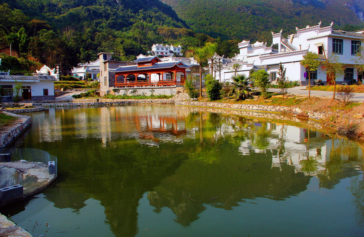 河池南丹新农村新风貌