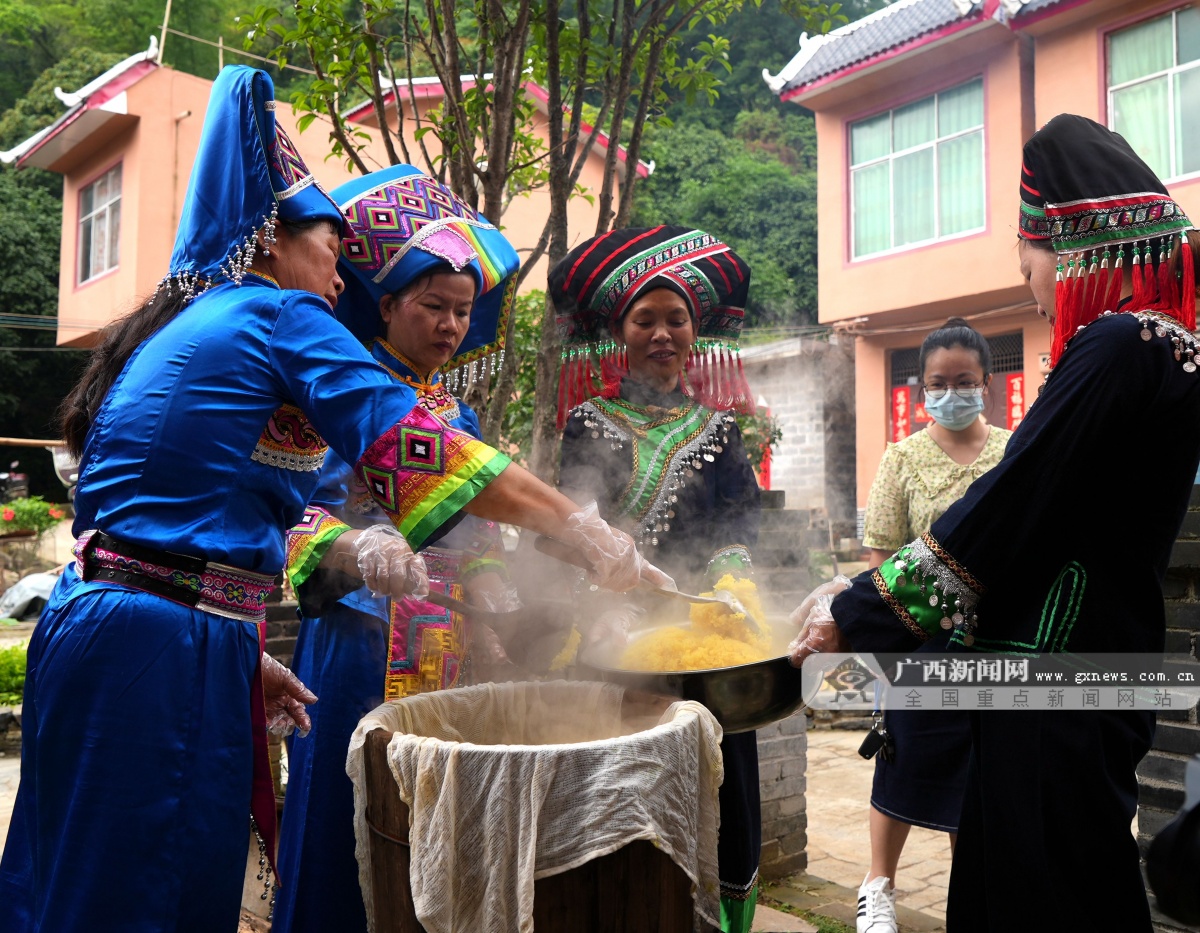 大学士德保图片