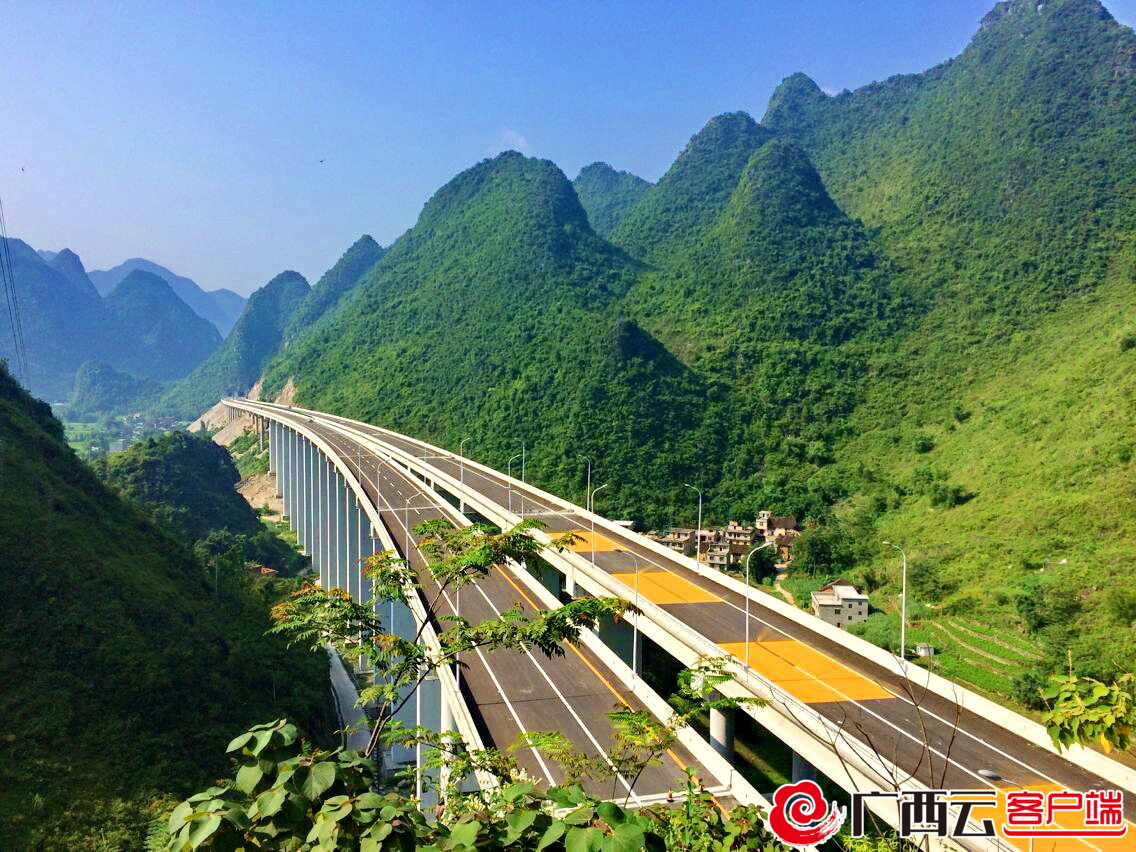 广西第一个河都高速公路项目获国家优质工程金奖