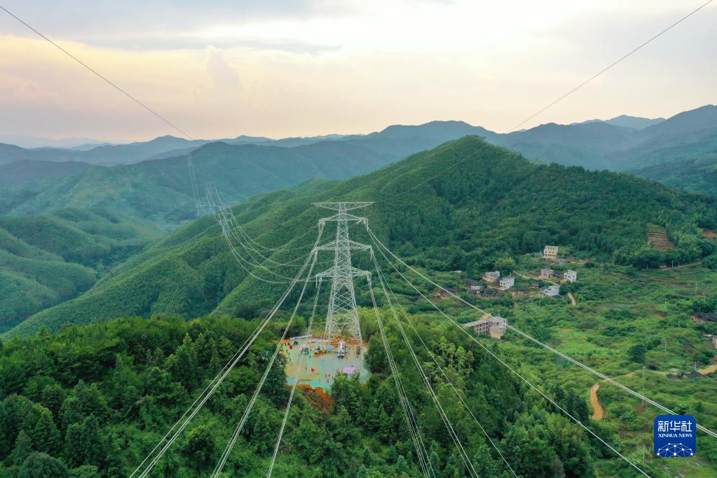 闽粤电力联网线路工程全线贯通