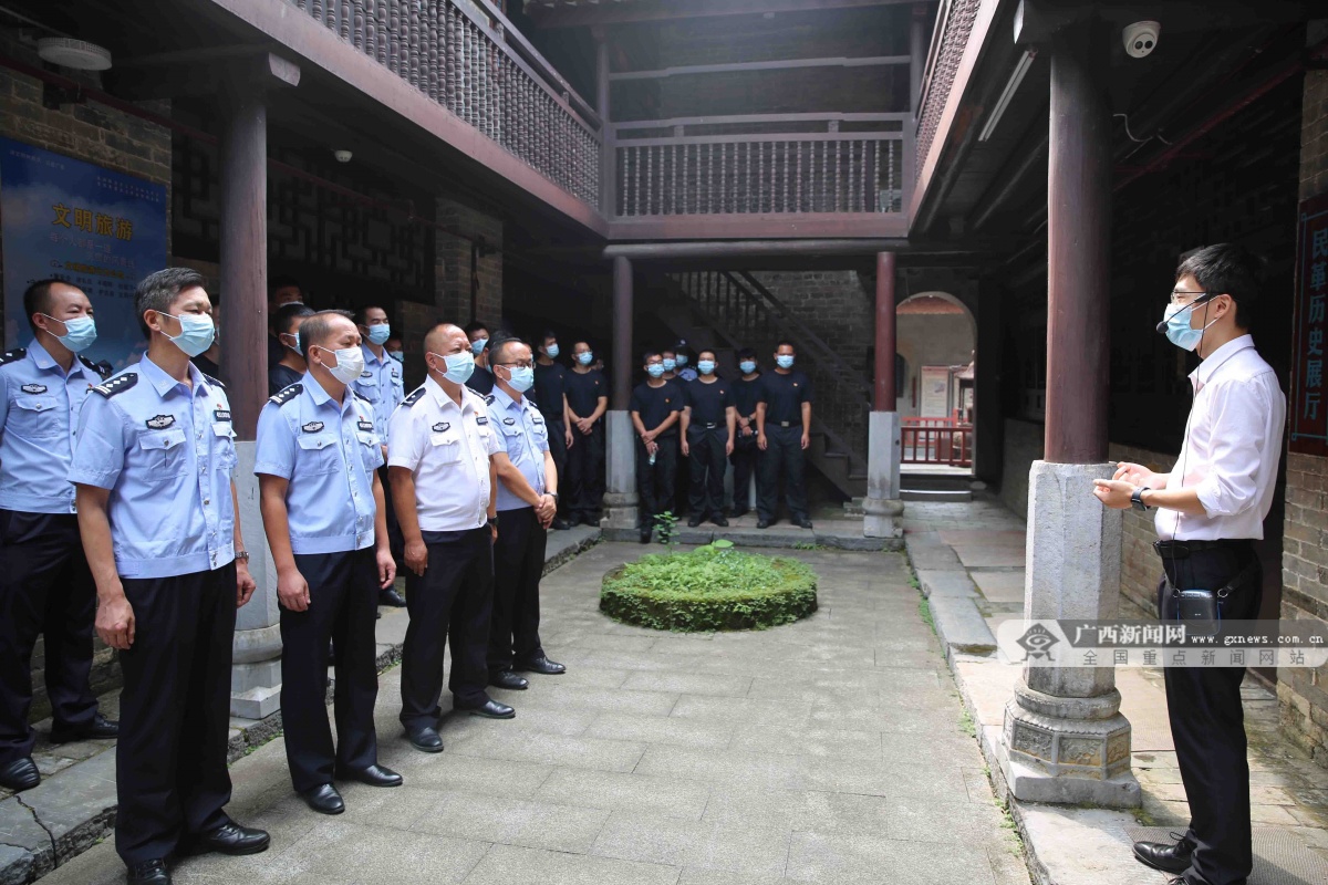 钟山监狱:加强廉政警示教育 护航青年警察成长|手机广西网