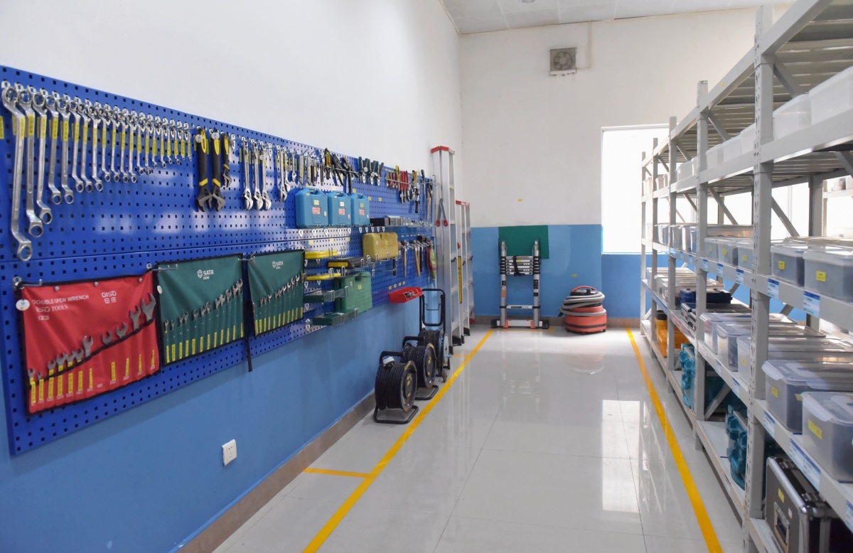 班组工具间前后对比(后).细节里的"安全经".