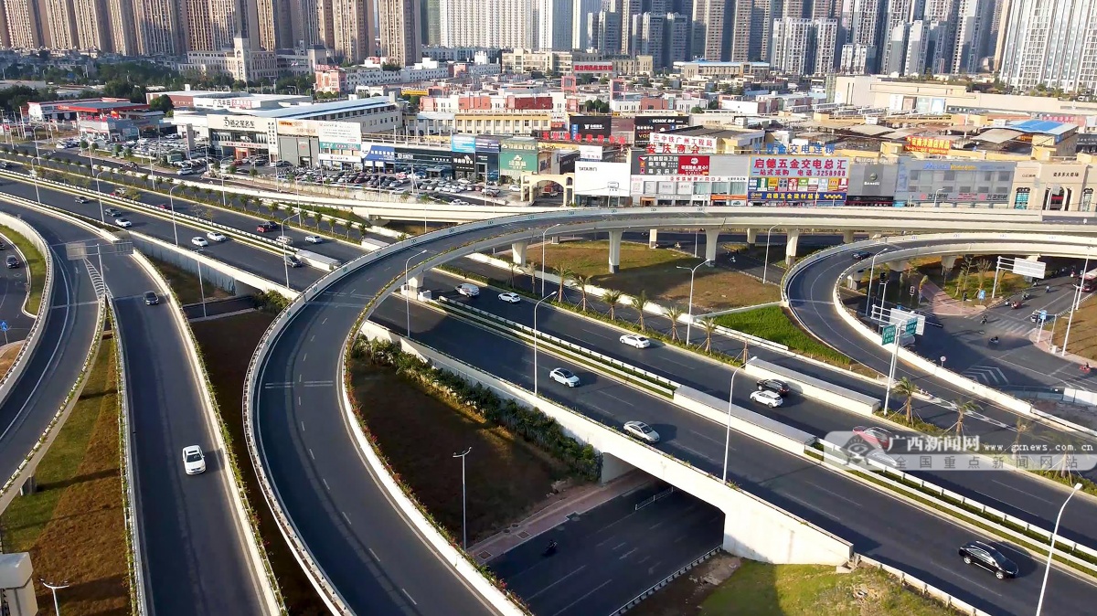 高清图集:全线通车后的南宁邕宾立交桥|手机广西网