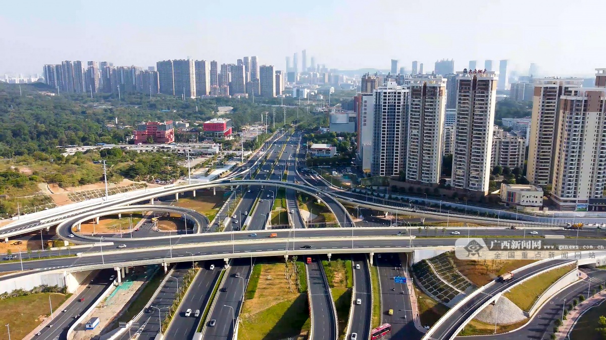 高清图集:全线通车后的南宁邕宾立交桥|手机广西网