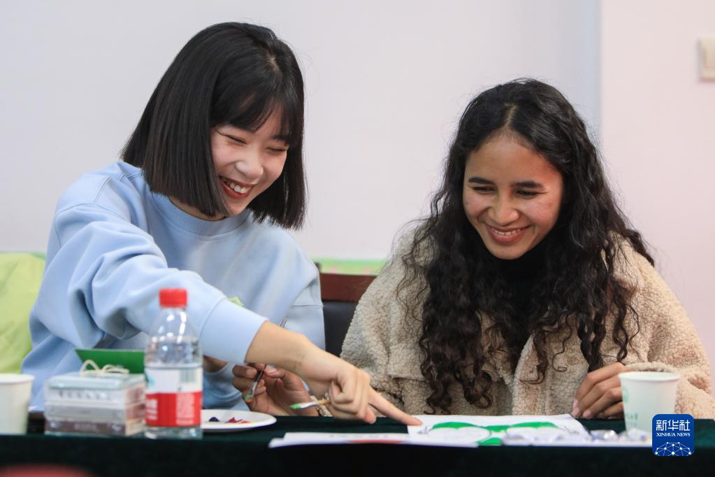 在华留学生的京剧情缘