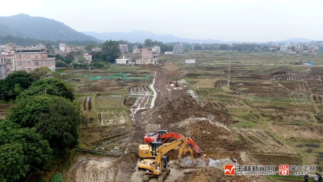 经北流市,容县,岑溪市至桂粤省界,全线设玉林北站,容县南站,岑溪东站3