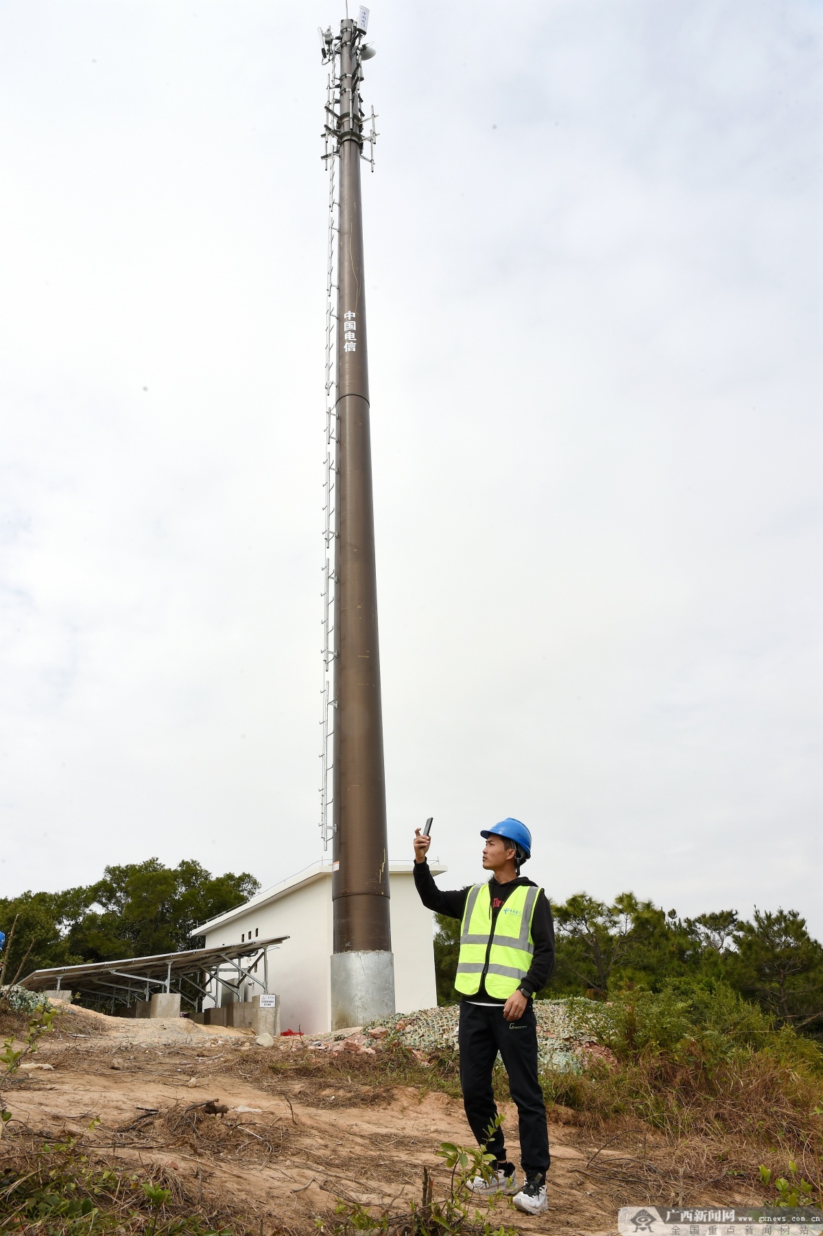 全国首个“光氢储”一体化通信基站在防城港市建成开通
