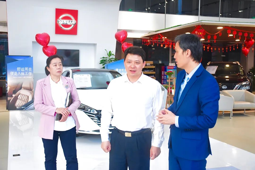 钦南区委副书记,区长肖利富开展走访服务企业活动-广西新闻网