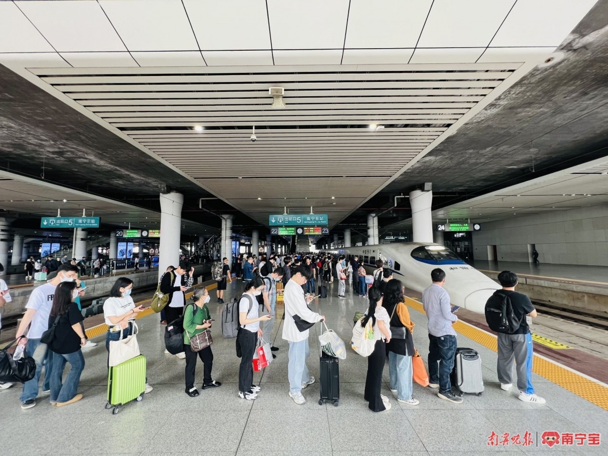 一季度,国铁南宁局发送广西区内,跨省旅客分别达1761.6万人次,810.