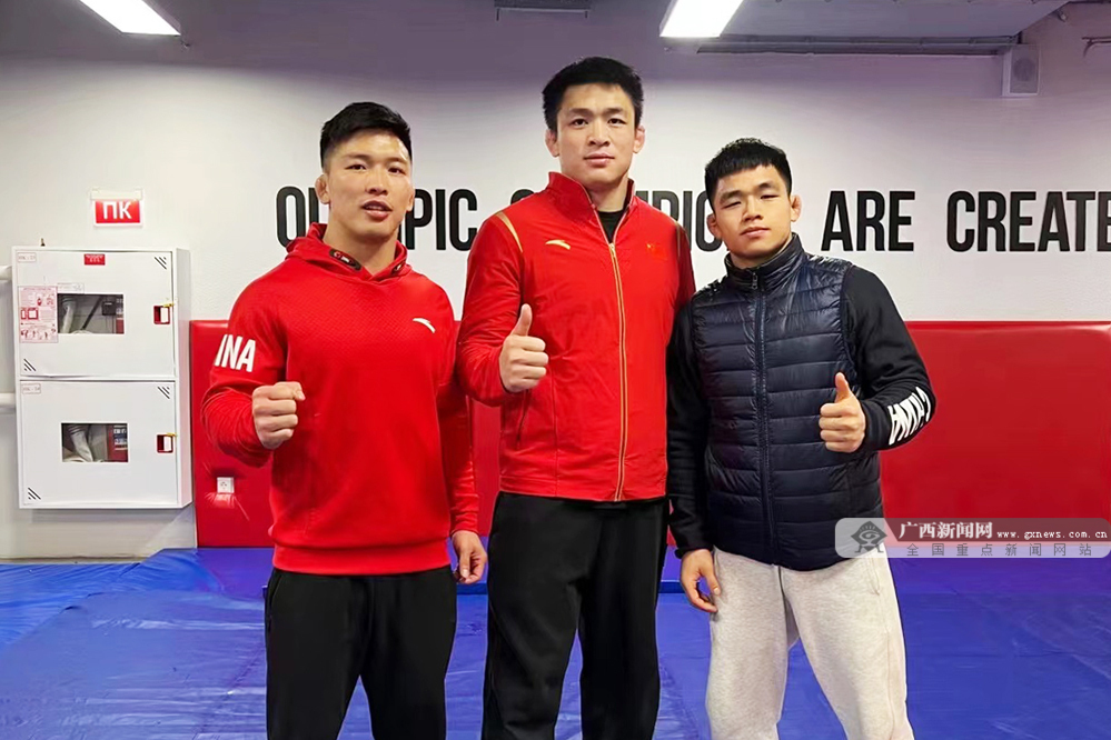 刘明瑚亚锦赛摘银！广西摔跤运动员携手为中国队摘得两枚奖牌