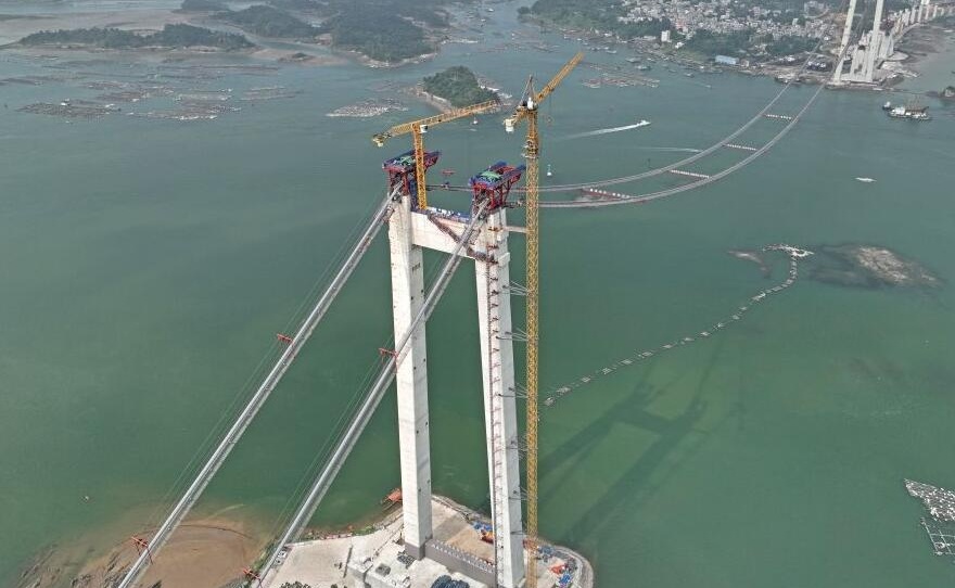 高清图：广西最长跨海大桥全面进入上部结构施工阶段