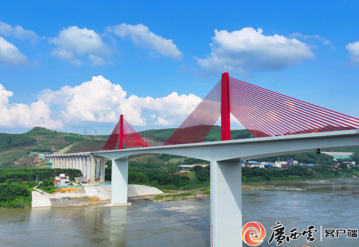 广西：象来高速培森柳江特大桥引桥实现全幅贯通_央广网