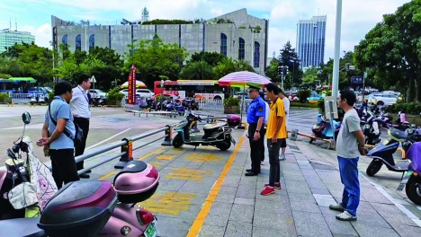 Ϊ�Ͳ�С��ʩ��ר��ͣ��λ�����ݳǹ�����ִ�����Υͣ����