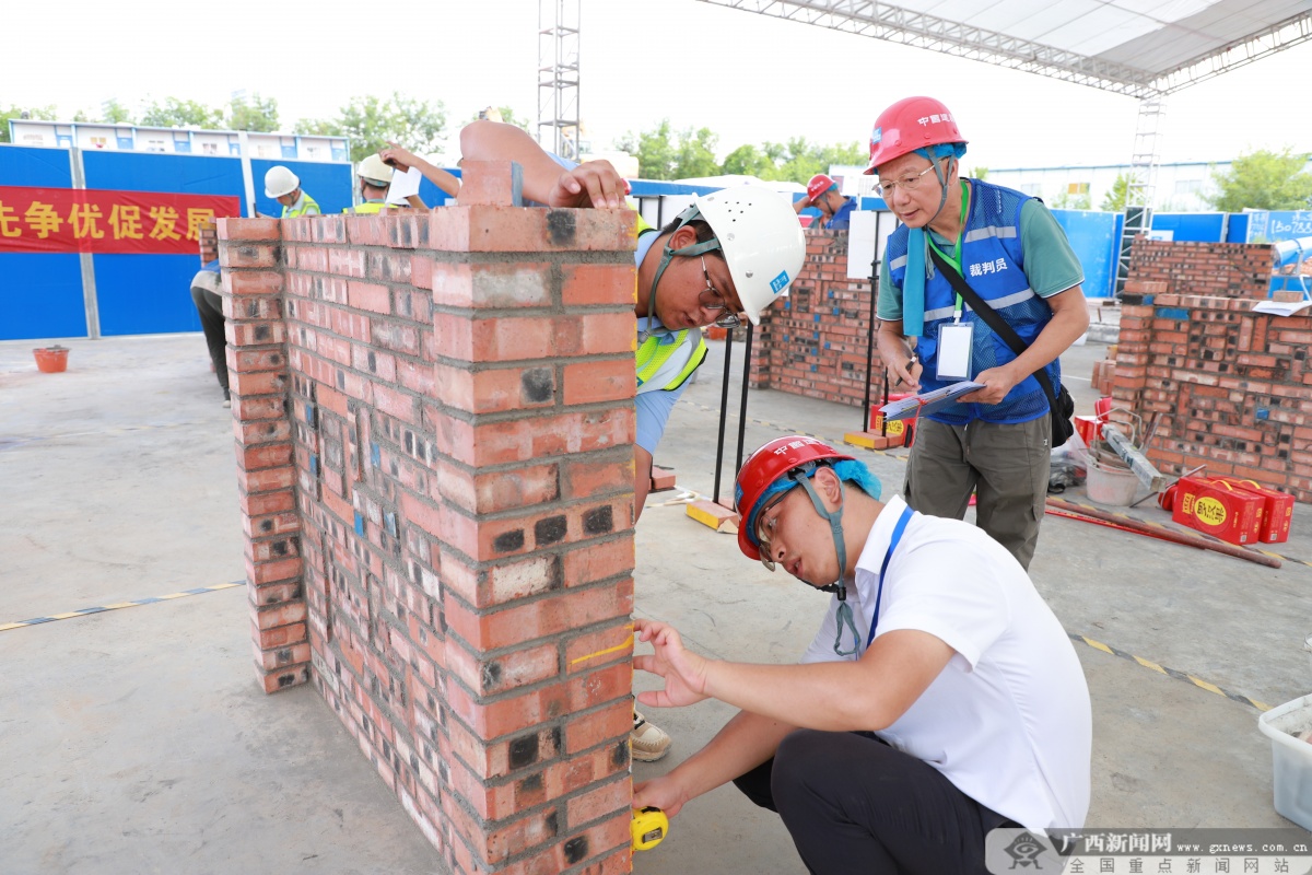 亮出"墙"本领,32支砌筑工人队伍在这场技能大赛上演"巅峰对决"|手机
