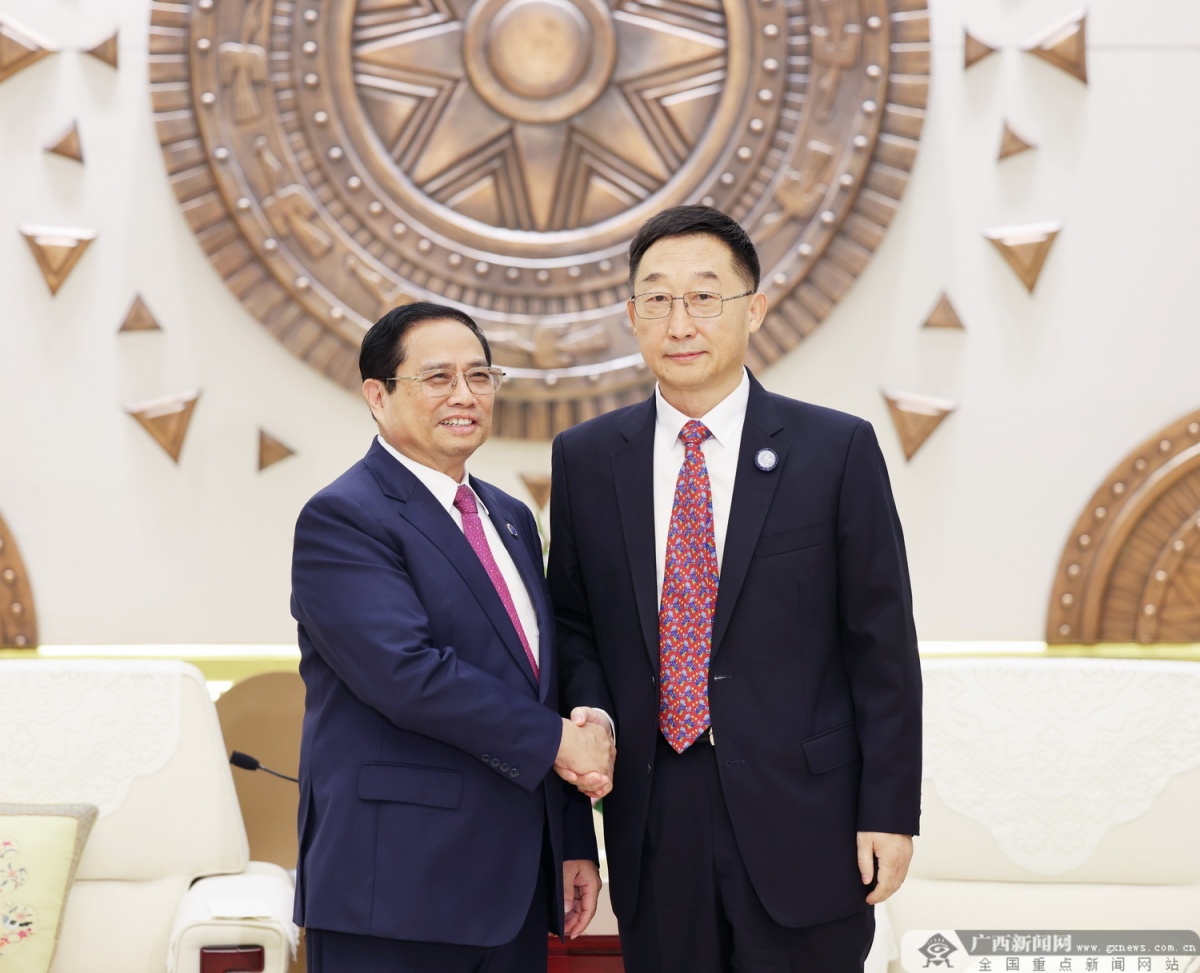 刘宁拜会越南政府总理范明政