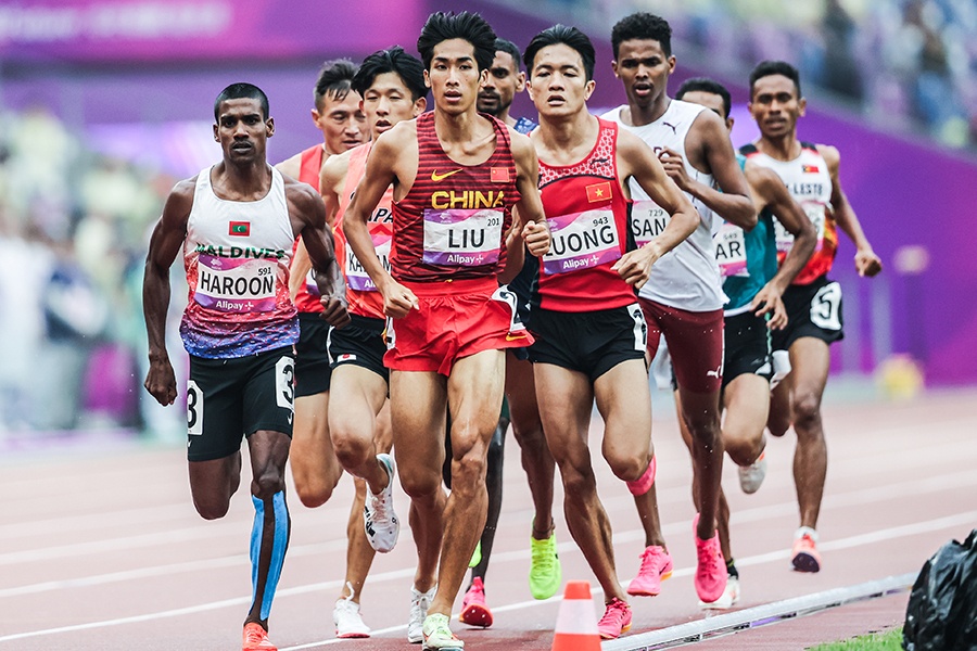 1分46秒63！广西运动员刘德助将室内800米全国纪录提高了2.17秒