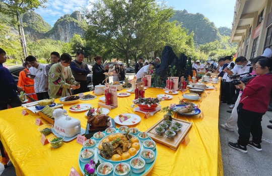 赴一场颜值、味道俱佳的文化美食盛宴——马山第十六届文化旅游美食节开幕