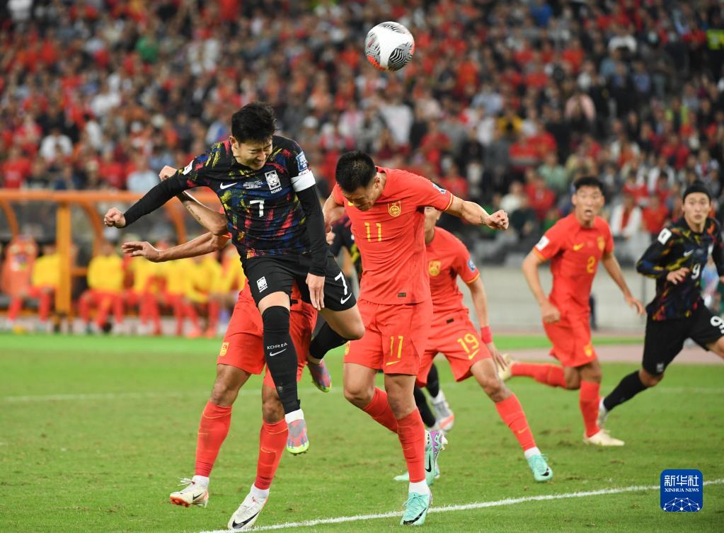足球——世预赛:中国队不敌韩国队-广西新闻网