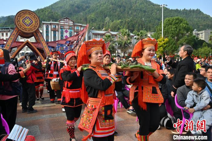 "世界瑶都"广西金秀欢庆盘王节 瑶族风情醉游人-广西新闻网