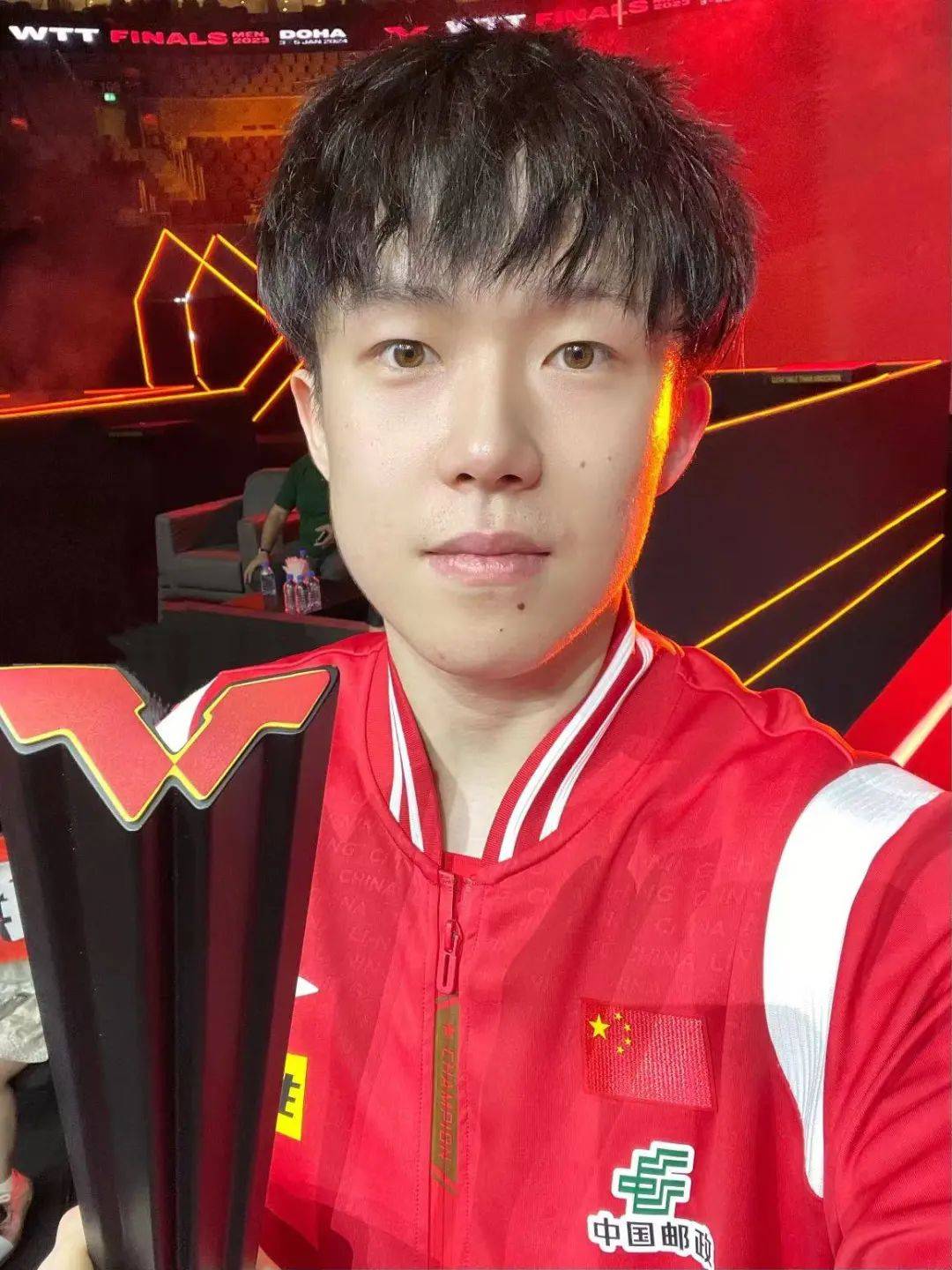 王楚钦男单登顶，袁励岑/向鹏男双夺冠