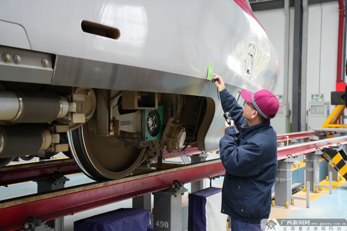 国铁南宁局完成110组动车组接触网大型检修|手机广西网