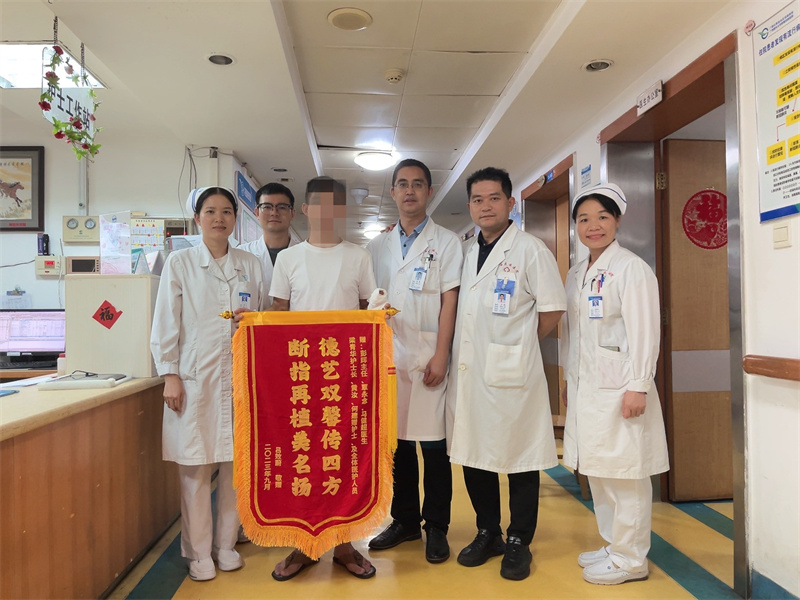 電鋸“驚魂”！骨科專家用“繡花功夫”讓斷指再植“重生”