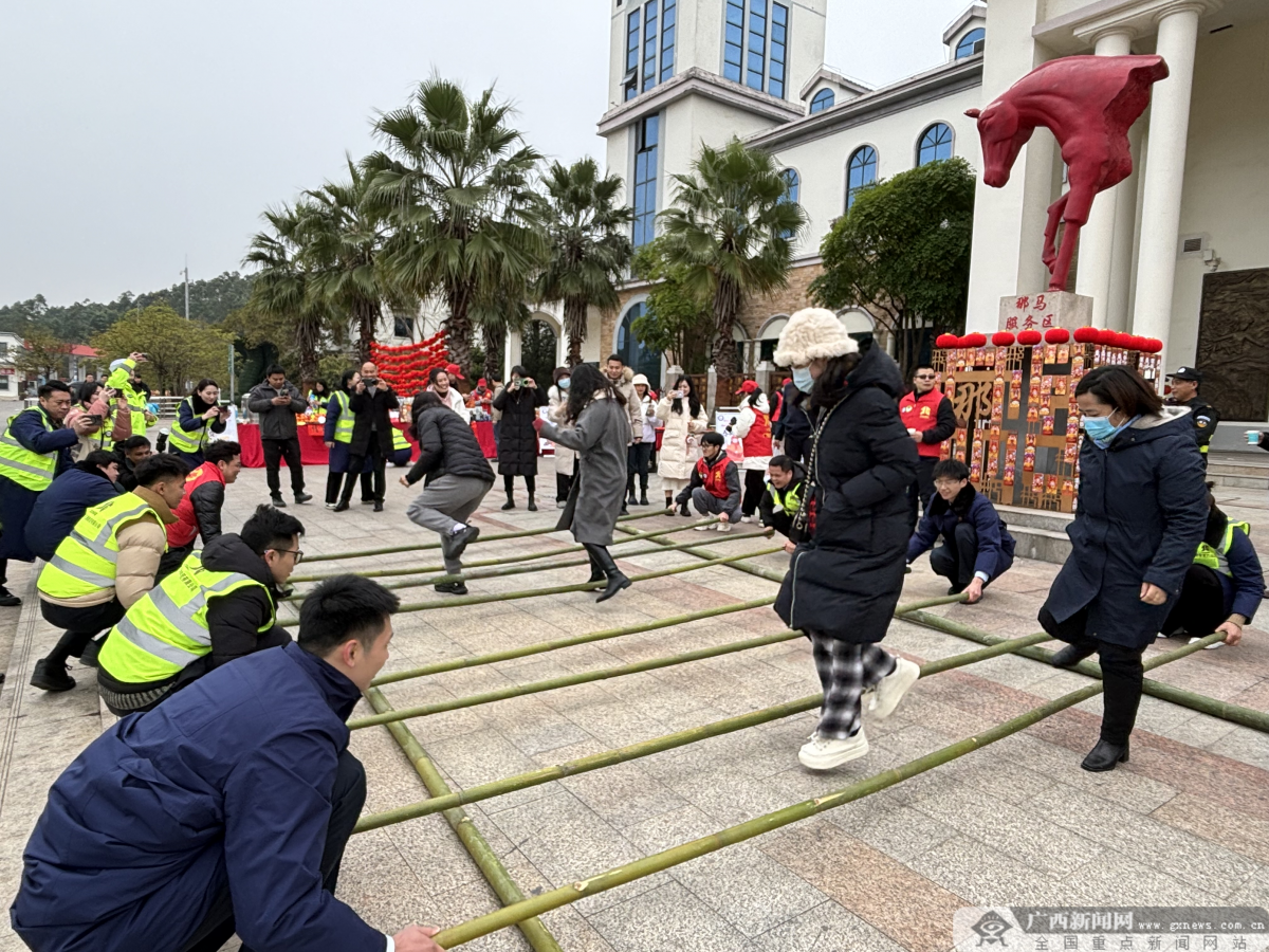 新春走基層南寧運營分公司開展情滿旅途交通人溫暖回家