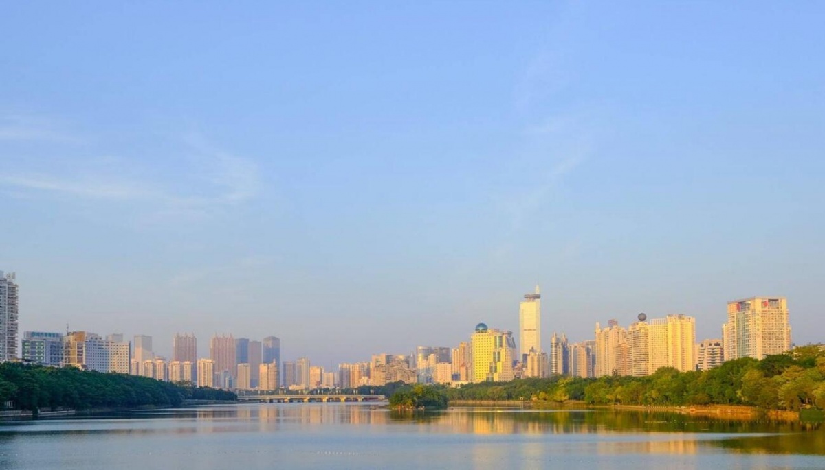 2023年广西城市环境空气质量优良天数比率97.9%