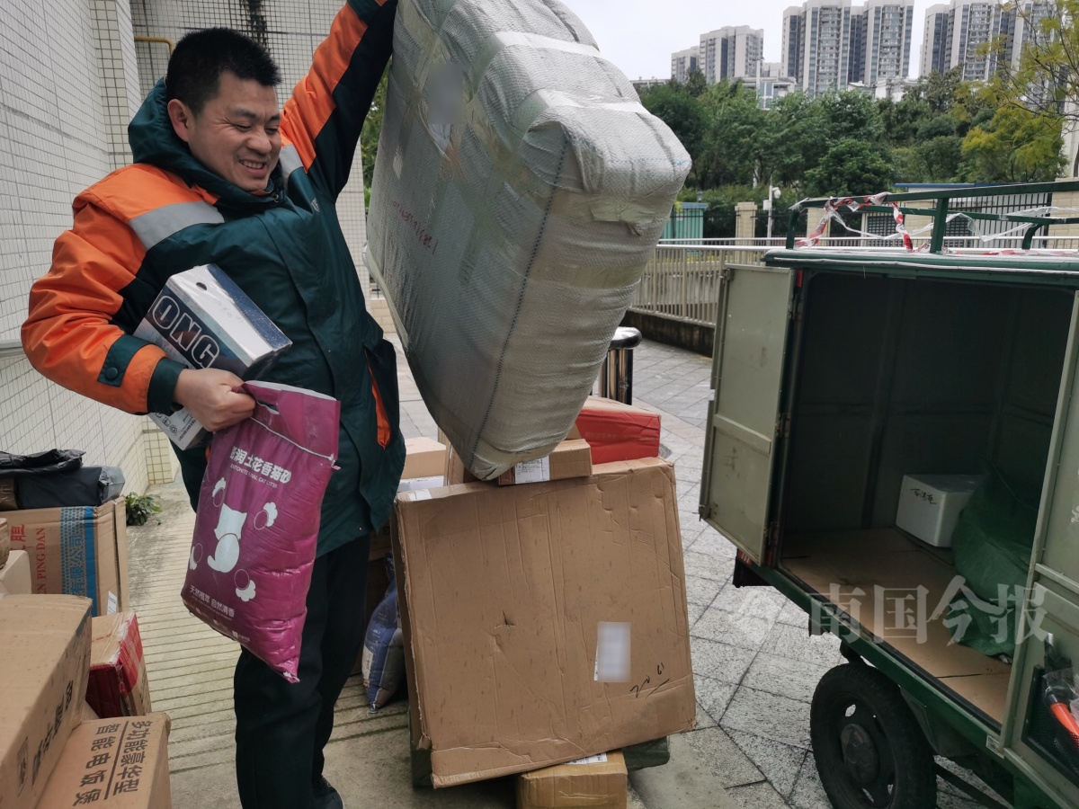 "小包裹"里的"大民生"!|手机广西网