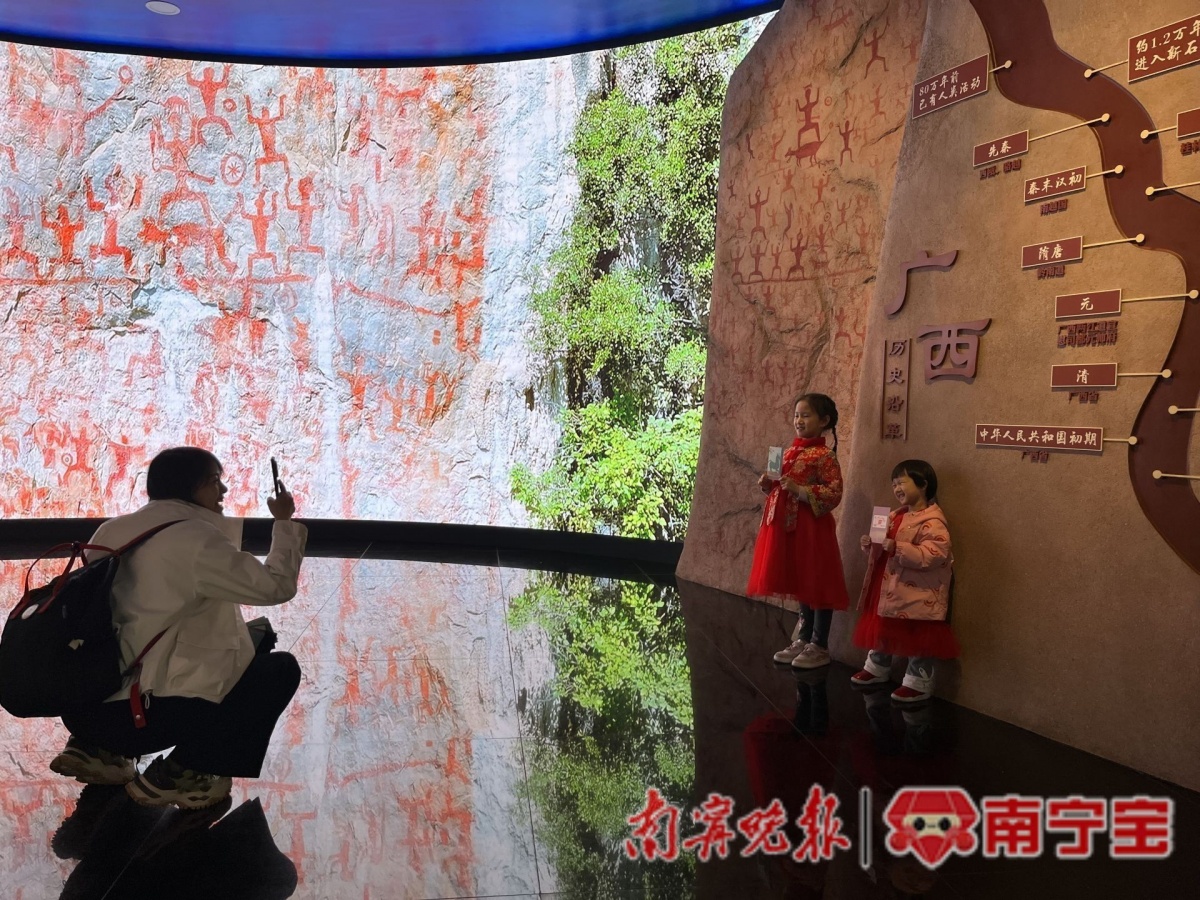 "我很喜欢少数民族文化,所以这次旅行专程来广西民族博物馆打卡
