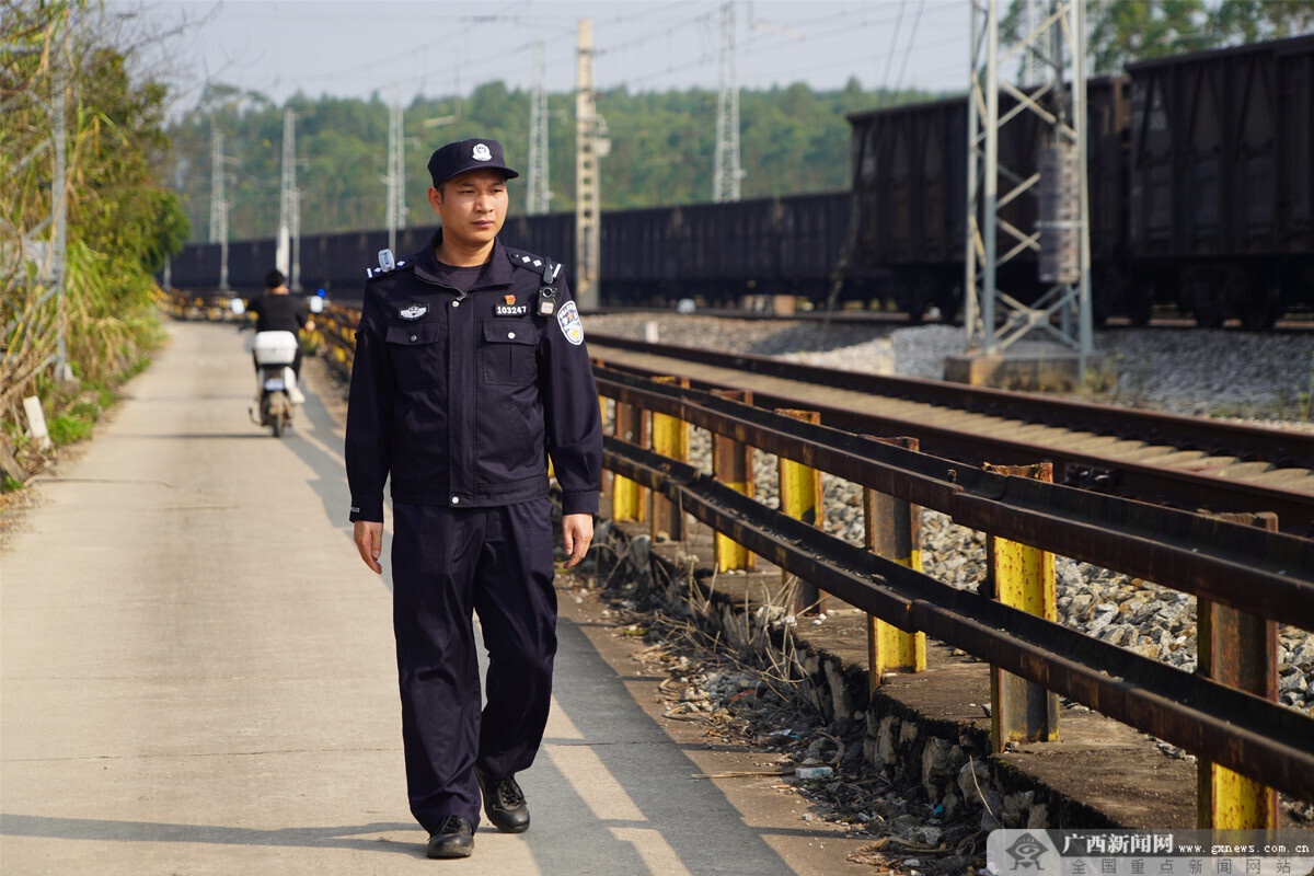 帅气警察叔叔图片图片