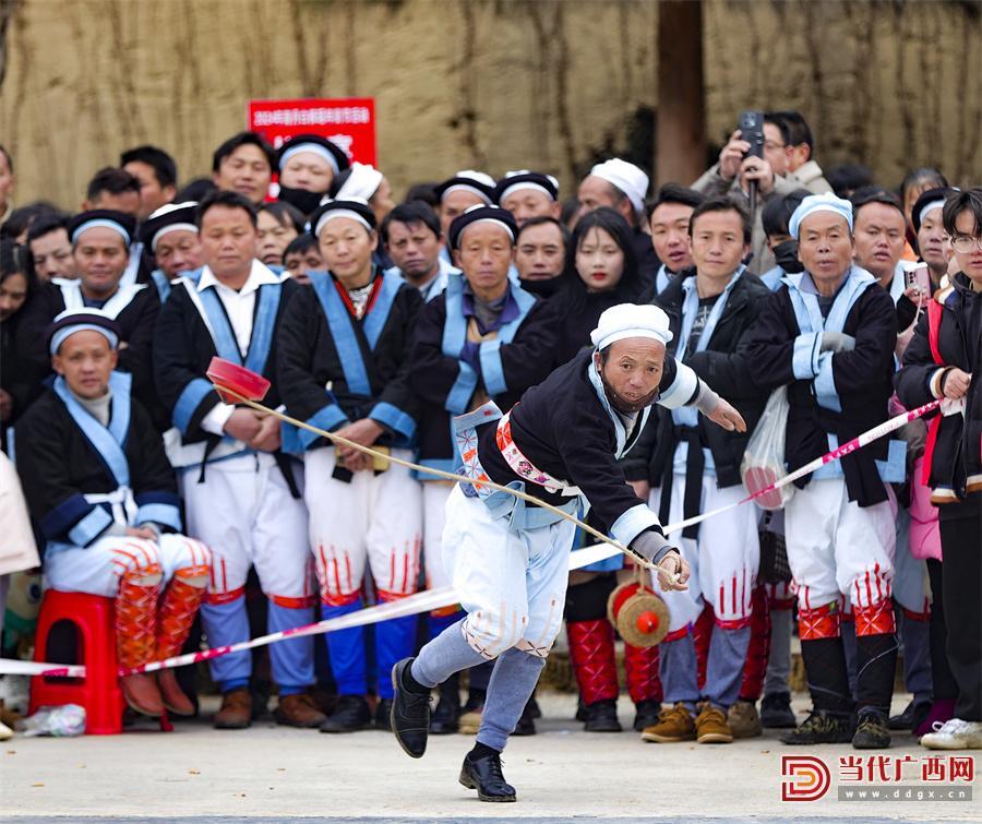 白裤瑶乡闹年街