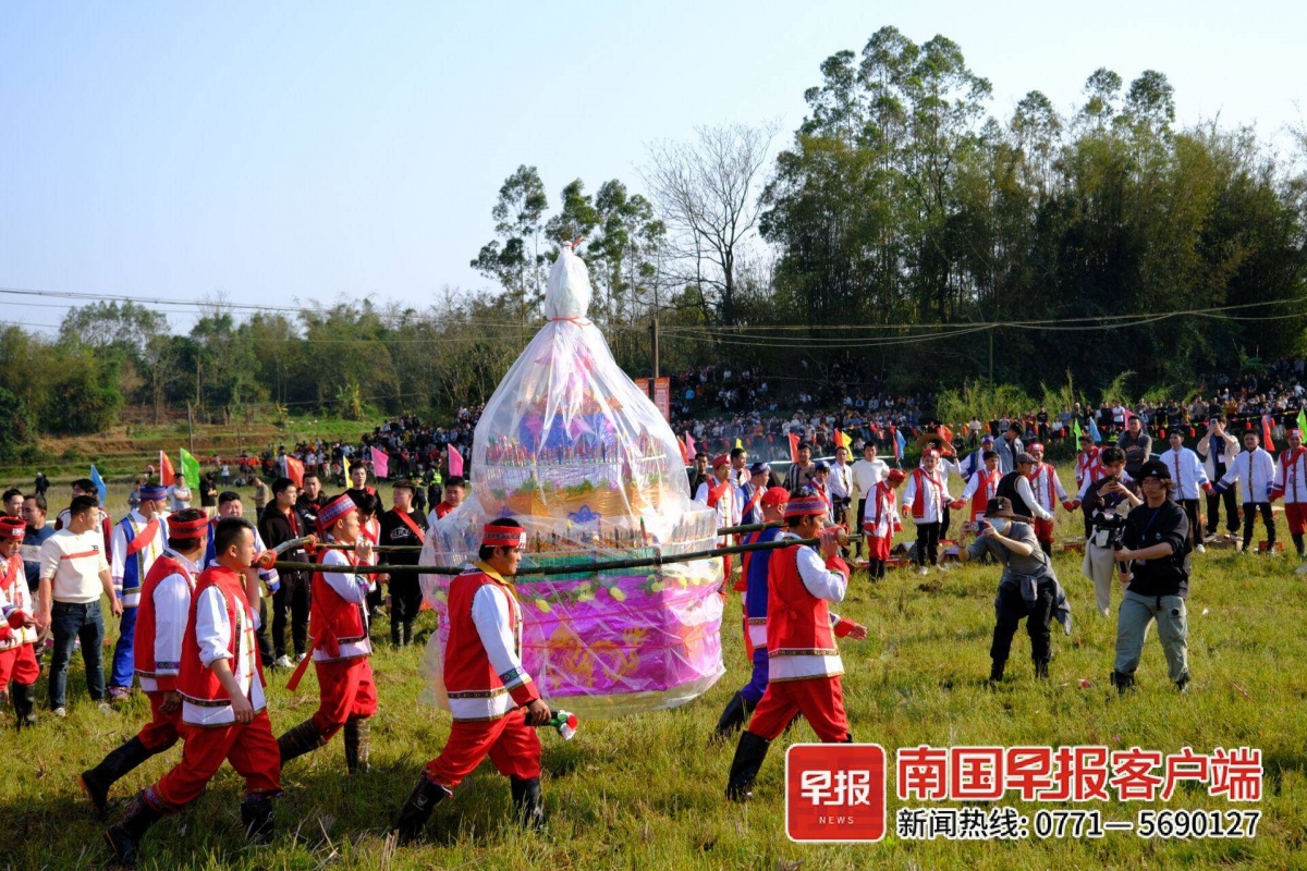 场面震撼 超100名勇士齐上阵