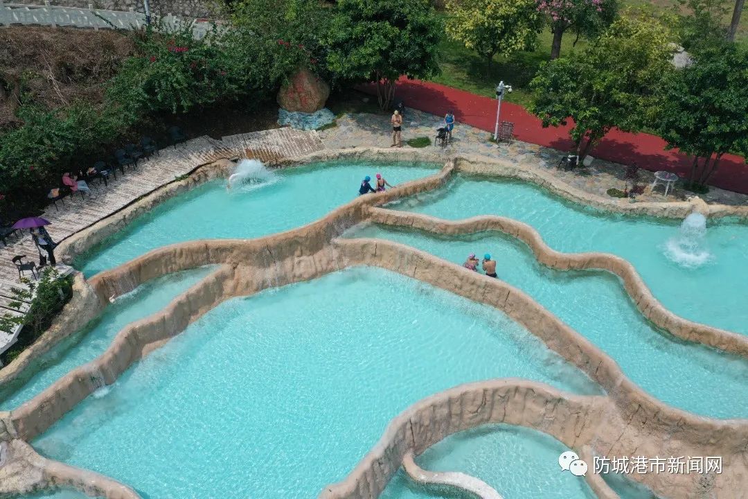 自然风光清秀宜人南山(资料图)野人谷漂流山高林密,峰奇石秀,峡谷纵横