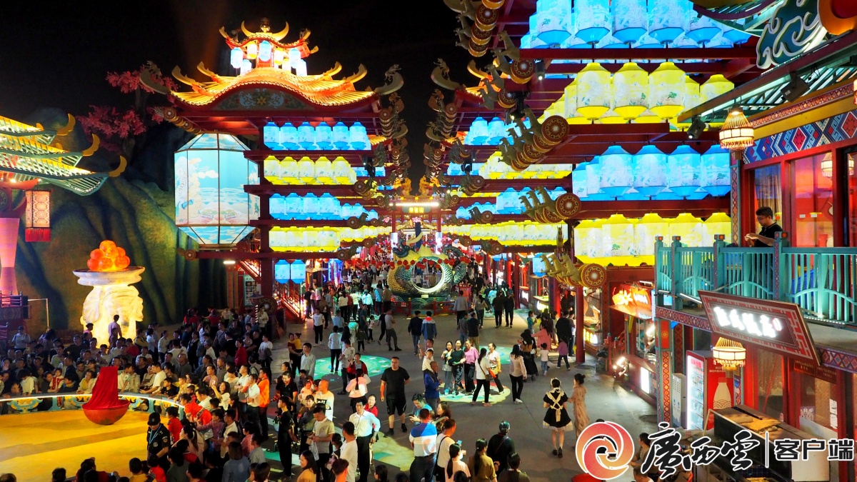 记者 潘锦才 摄据了解,象州梦幻夜街区自2023年8月开街至今,累计客流