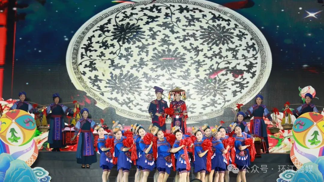 歌舞剧《毛南族婚恋风俗》 韦丽硕 摄演员罗迪迪:"在今天《毛南婚俗》